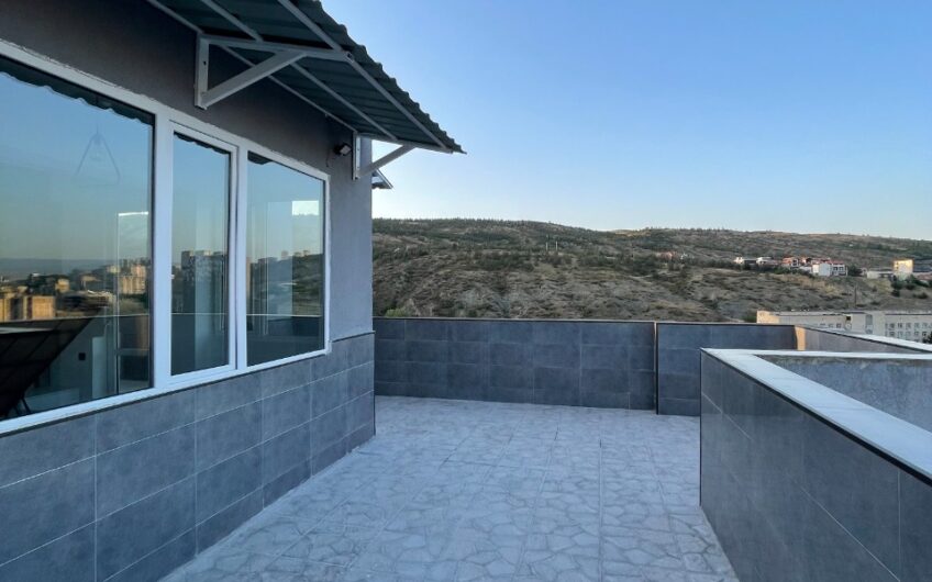 Lujoso Apartamento de 2 habitaciones en Saburtalo