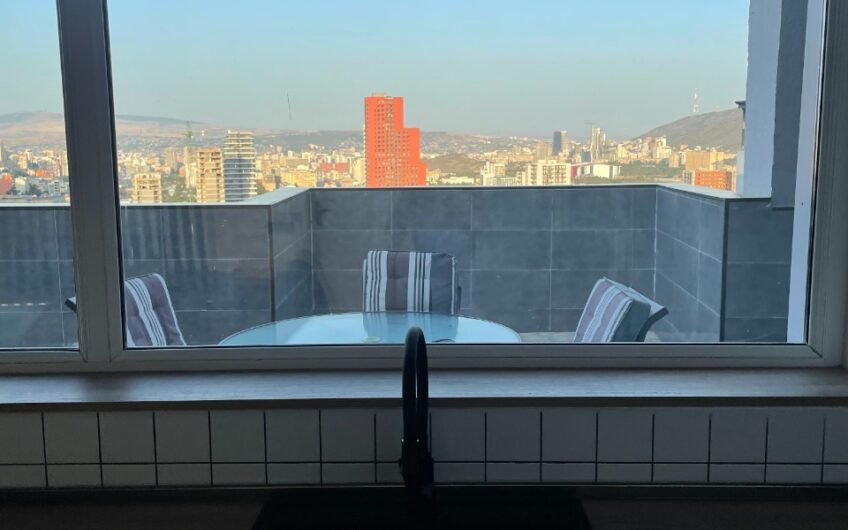 Lujoso Apartamento de 2 habitaciones en Saburtalo
